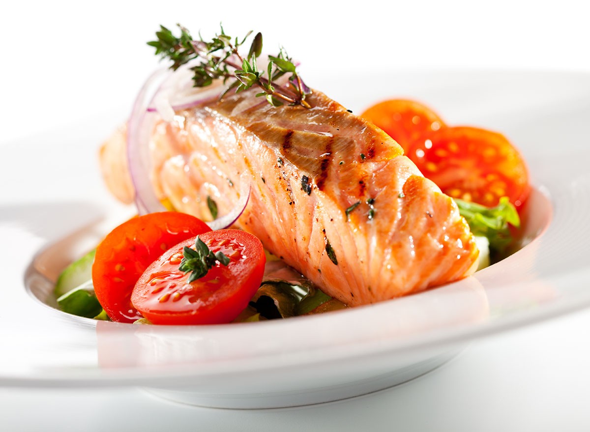 Warm Salad with Salmon, fish, protein