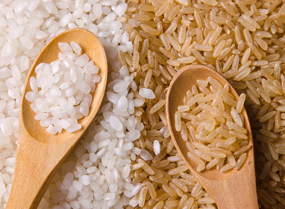 Natural,White,And,Brown,Long,Rice,In,Wood,Spoons.