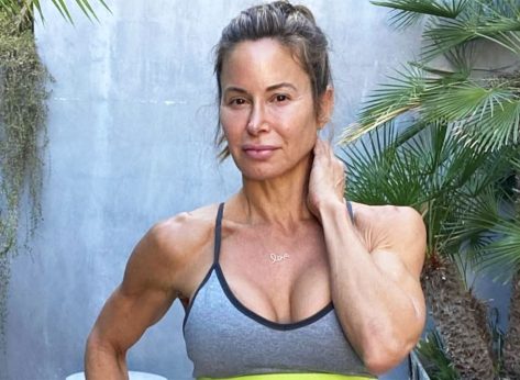 At 57, She Has Flat Abs and Here Are the 6 Habits She Swears By